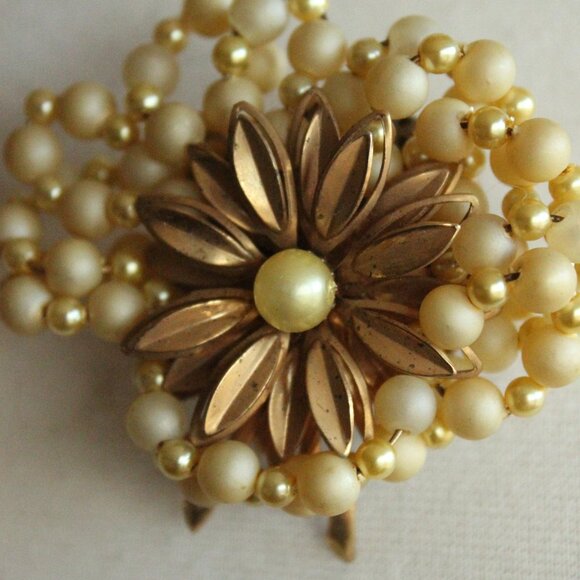 Vintage 1950s 1960s Brooch, Daisy Flower and Faux Pearl Cluster Pin Mid Century - Picture 5 of 13